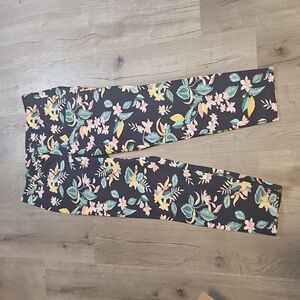 Old Navy Black Floral Pixie Pants